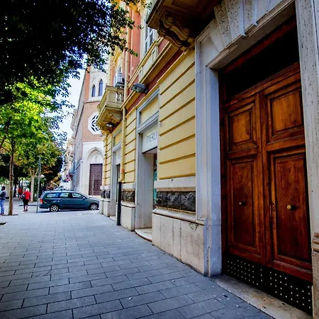 Al Viale Bed & Breakfast 4*